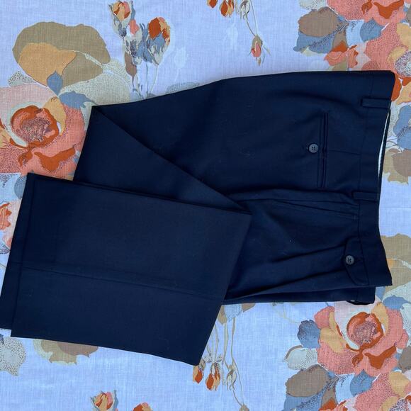 Pendleton Men’s Navy Wool Pleated Slacks: 38' waist - Picture 1 of 9